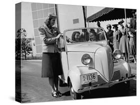 Girls Examining the New Crosley Car at the New York World Fair-null-Stretched Canvas