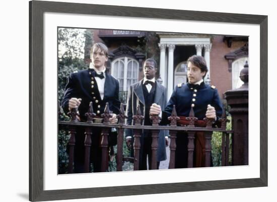 Glory (Pour la gloire) by EdwardZwick with Cary Elwes, Andre Braugher and Matthew Broderick., 1989 -null-Framed Photo