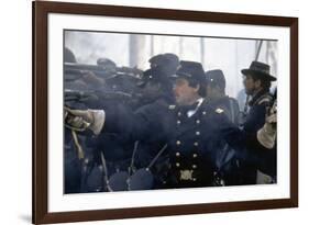 Glory (Pour la gloire) by EdwardZwick with Matthew Broderick., 1989 (guerre by Secession) (photo)-null-Framed Photo