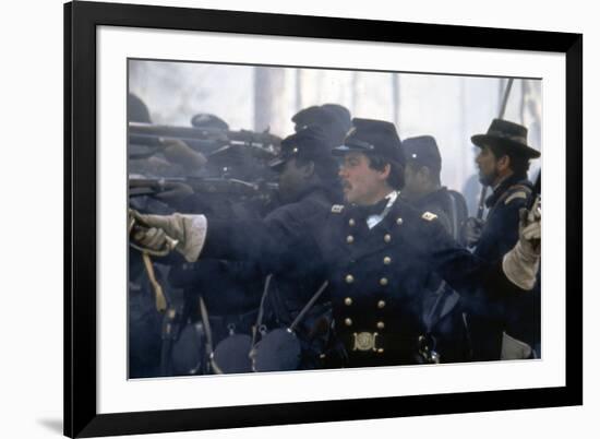 Glory (Pour la gloire) by EdwardZwick with Matthew Broderick., 1989 (guerre by Secession) (photo)-null-Framed Photo