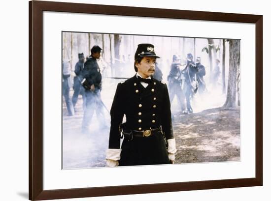 Glory (Pour la gloire) by EdwardZwick with Matthew Broderick, 1989 (guerre by Secession) (photo)-null-Framed Photo