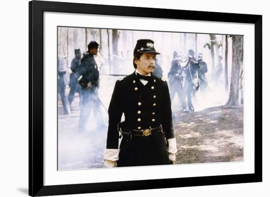 Glory (Pour la gloire) by EdwardZwick with Matthew Broderick, 1989 (guerre by Secession) (photo)-null-Framed Photo