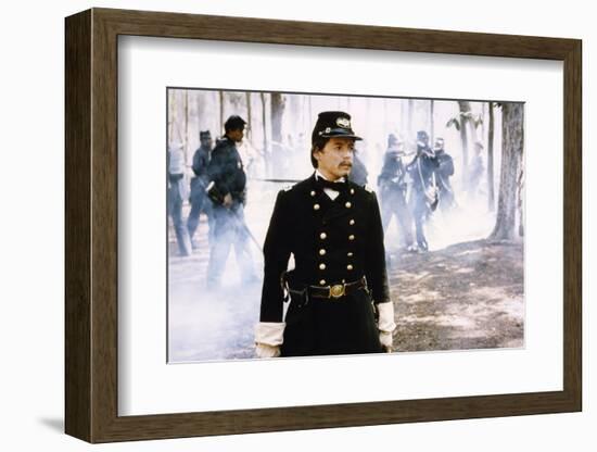 Glory (Pour la gloire) by EdwardZwick with Matthew Broderick, 1989 (guerre by Secession) (photo)-null-Framed Photo