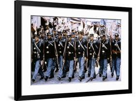 Glory (Pour la gloire) by EdwardZwick with Morgan Freeman, 1989 (guerre by Secession) (photo)-null-Framed Photo