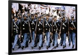 Glory (Pour la gloire) by EdwardZwick with Morgan Freeman, 1989 (guerre by Secession) (photo)-null-Framed Photo