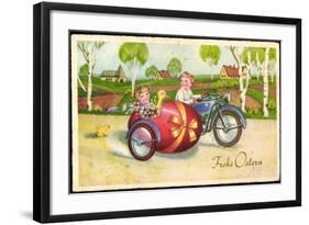 Glückwunsch Ostern, Pärchen Fährt in Einem Motorrad-null-Framed Giclee Print