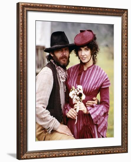 GOIN' SOUTH, 1978 directed by JACK NICHOLSON Jack Nicholson and Mary Steenburgen (photo)-null-Framed Photo