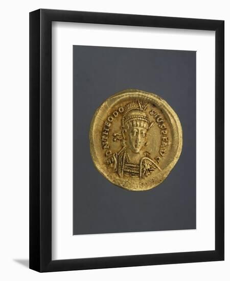 Gold Solidus of Theodosius II, Byzantine Emperor, Recto, Byzantine Coins, 5th Century-null-Framed Premium Giclee Print