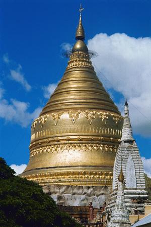 https://imgc.allpostersimages.com/img/posters/golden-dome-of-the-ananda-temple_u-L-PZOFR30.jpg?artPerspective=n