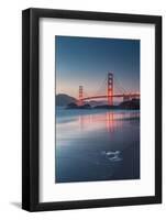 Golden Gate Bridge in sunset-Belinda Shi-Framed Photographic Print