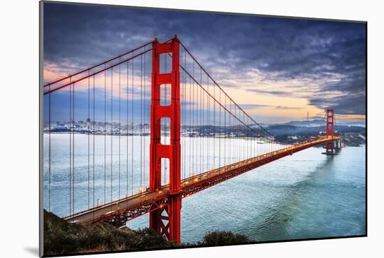 Golden Gate Bridge, San Francisco-vent du sud-Mounted Photographic Print