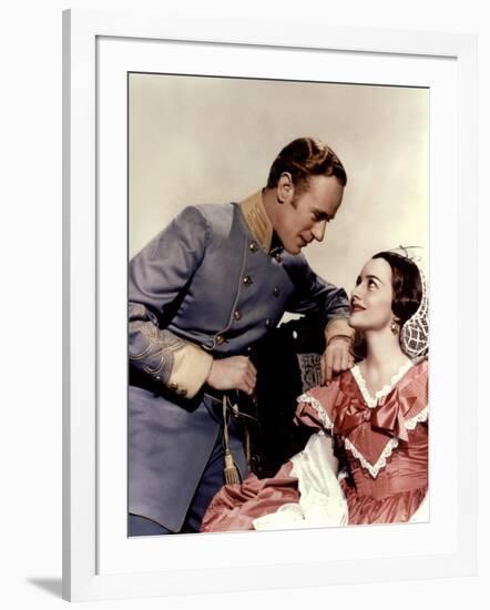 Gone with the Wind, 1939 directed by Victor FlemingLeslie Howard and Olivia by Havilland (photo)-null-Framed Photo