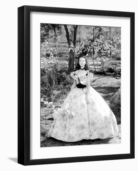 Gone with the Wind, Vivien Leigh at Tara Plantation, 1939-null-Framed Photo