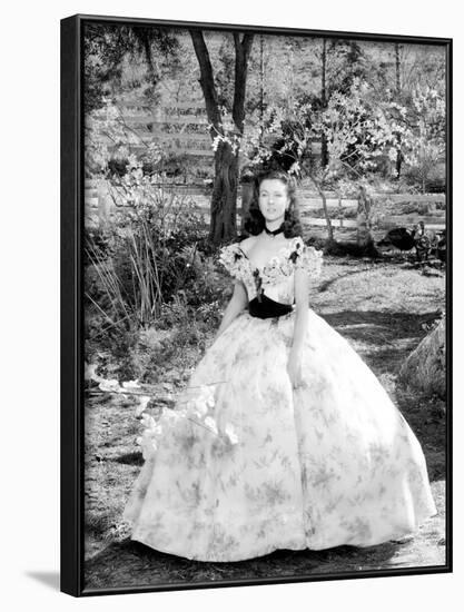 Gone with the Wind, Vivien Leigh at Tara Plantation, 1939-null-Framed Photo