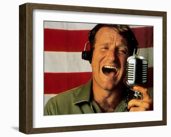 Good Morning Vietnam De Barrylevinson Avec Robin Williams, 1987-null-Framed Photo