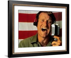 Good Morning Vietnam De Barrylevinson Avec Robin Williams, 1987-null-Framed Photo