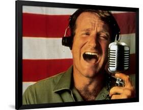 Good Morning Vietnam De Barrylevinson Avec Robin Williams, 1987-null-Framed Photo