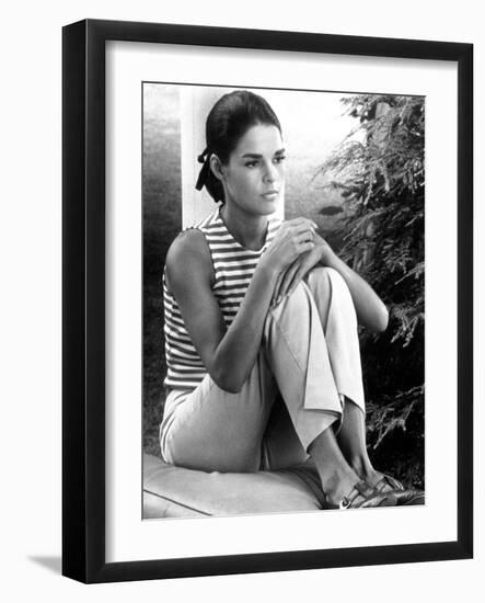 Goodbye Columbus, Ali Macgraw, 1969-null-Framed Photo