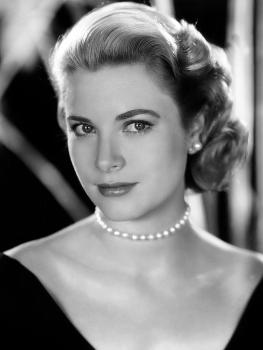 Grace Kelly: The Illustrated World of a Fashion Icon [Book]