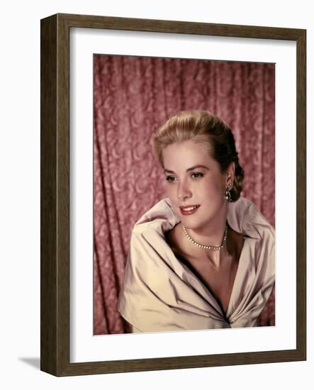 Grace Kelly, 1955 (photo)-null-Framed Photo