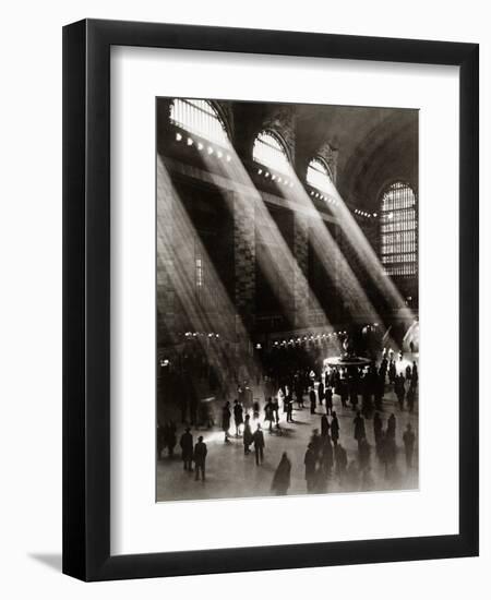 Grand Central Station in New York City-null-Framed Premium Photographic Print