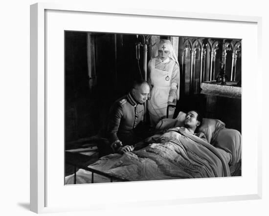 Grand Illusion, (AKA La Grande Illusion), Erich Von Stroheim, Pierre Fresnay, 1937-null-Framed Photo