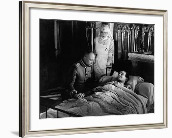 Grand Illusion, (AKA La Grande Illusion), Erich Von Stroheim, Pierre Fresnay, 1937-null-Framed Photo