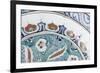 Grand plat au lambrequin bleu et rouge-null-Framed Giclee Print