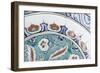 Grand plat au lambrequin bleu et rouge-null-Framed Giclee Print