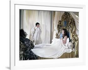 Great Catherine, by GordonFlemyng, with irish actor Peter O'Toole and french actress Jeanne Moreau,-null-Framed Photo