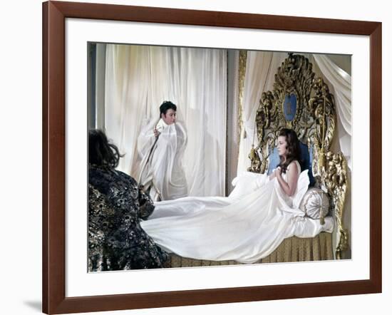 Great Catherine, by GordonFlemyng, with irish actor Peter O'Toole and french actress Jeanne Moreau,-null-Framed Photo