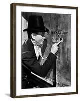 Great Expectations, John Mills, 1946-null-Framed Photo