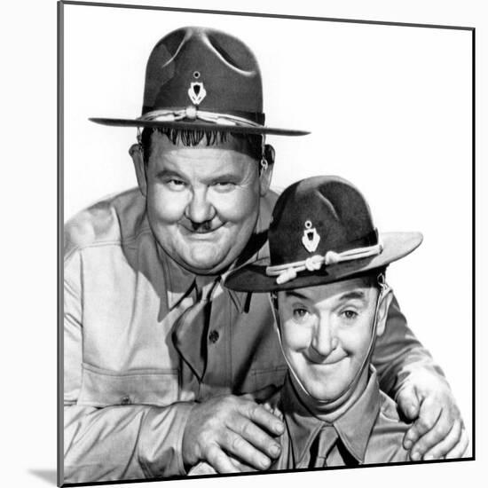 Great Guns, Oliver Hardy, Stan Laurel, 1941-null-Mounted Photo