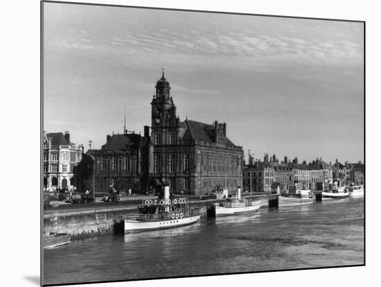 Great Yarmouth Quay-null-Mounted Photographic Print
