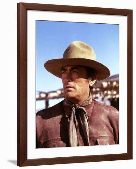 Gregory Peck THE STALKING MOON, 1969 directed by ROBERT MULLIGAN (photo)-null-Framed Photo