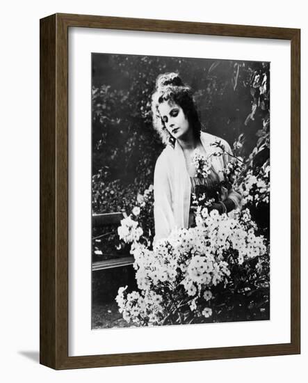 Greta Garbo (1905-1990)-null-Framed Giclee Print