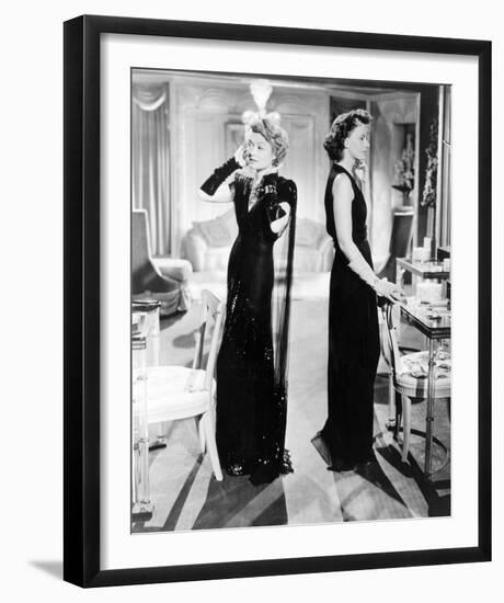 Greta Garbo-null-Framed Photo