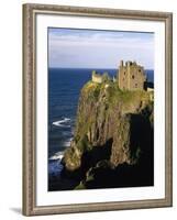 GrovŸbritannien, Schottland, Grampian , Nahe Stonehaven, Dunnottar Castle, Burgruine, Burg-Thonig-Framed Photographic Print