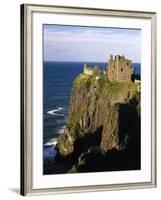 GrovŸbritannien, Schottland, Grampian , Nahe Stonehaven, Dunnottar Castle, Burgruine, Burg-Thonig-Framed Photographic Print