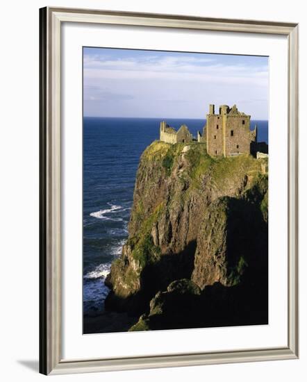 GrovŸbritannien, Schottland, Grampian , Nahe Stonehaven, Dunnottar Castle, Burgruine, Burg-Thonig-Framed Photographic Print