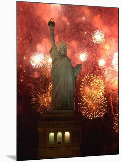 Grucci Fireworks Light the Sky Over the Statue of Liberty-null-Mounted Premium Photographic Print