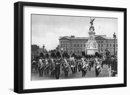 Guards in the Mall, London, Early 20th Century-null-Framed Giclee Print