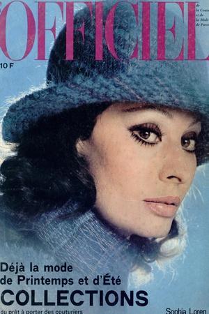 L'Officiel, 1975 - Sophia Loren, Chapeau de Jean Barthet, en Mousseline de Mohair Surpiquée