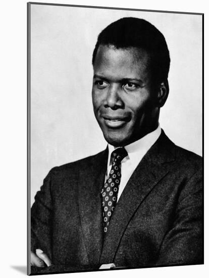 Guess Who's Coming to Dinner, Sidney Poitier, 1967-null-Mounted Photo