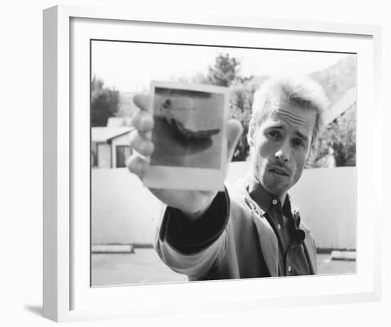 Guy Pearce, Memento (2000)-null-Framed Photo