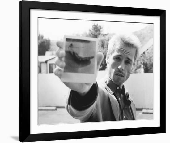 Guy Pearce, Memento (2000)-null-Framed Photo