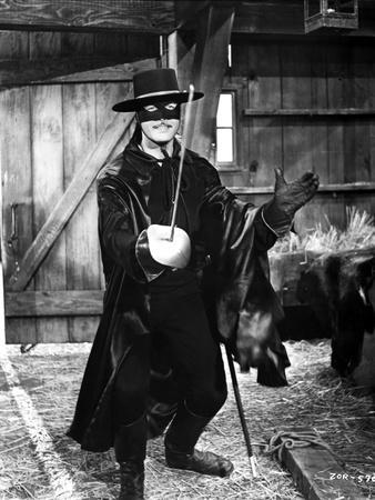 Guy Williams Posed wearing Zorro Outfit With Sword' Photo - Movie Star News  | AllPosters.com