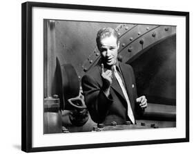 Guys and Dolls, Marlon Brando, 1955, Pointing-null-Framed Photo