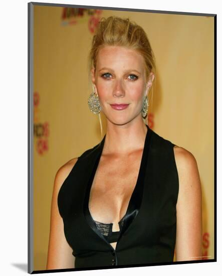 Gwyneth Paltrow-null-Mounted Photo