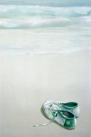 https://imgc.allpostersimages.com/img/posters/gym-shoes-on-beach_u-L-PJCWF10.jpg?artPerspective=n